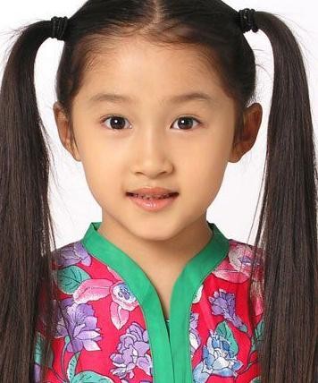 28岁关晓彤:从“国民闺女”到话题女王,凭啥能硬刚全网黑? 28岁关晓彤:从“国民闺女”到话题女王,凭啥能硬刚全网黑?